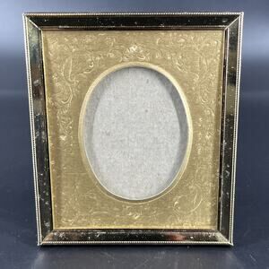Vintage Brass Ornate Standing Picture Photo Frame With Gold Oval Matting 2x3